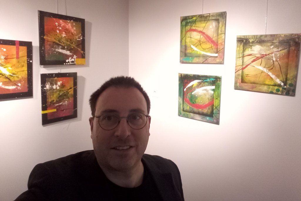 Jean-Baptiste Mesona, consultant culturel, art et patrimoine, ici à la salles des expositions d'Andance