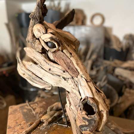 Bétina Broussaud, artiste sculpteur en bois flotté et métal