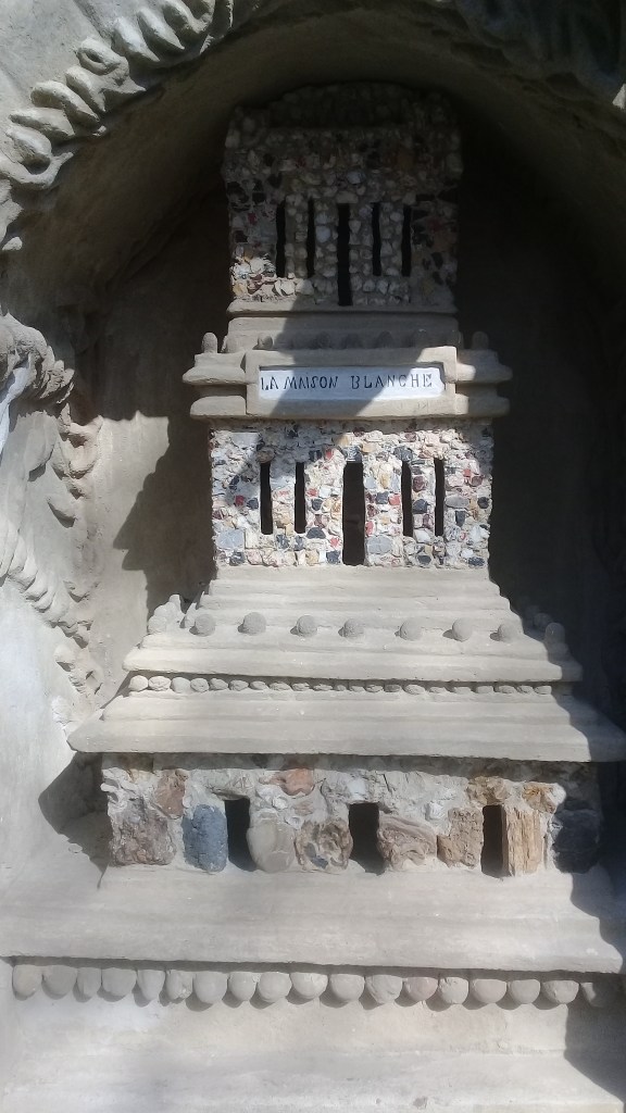 Le Palais Idéal du Facteur Cheval : Un chef-d’œuvre d’Art Naïf au cœur de la Drôme