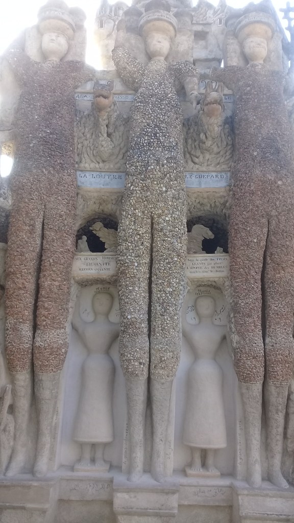 Le Palais Idéal du Facteur Cheval : Un chef-d’œuvre d’Art Naïf au cœur de la Drôme