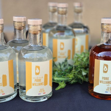 L’Alambic de la Tour d’Albon : Une histoire de racines, de feu et de saveurs