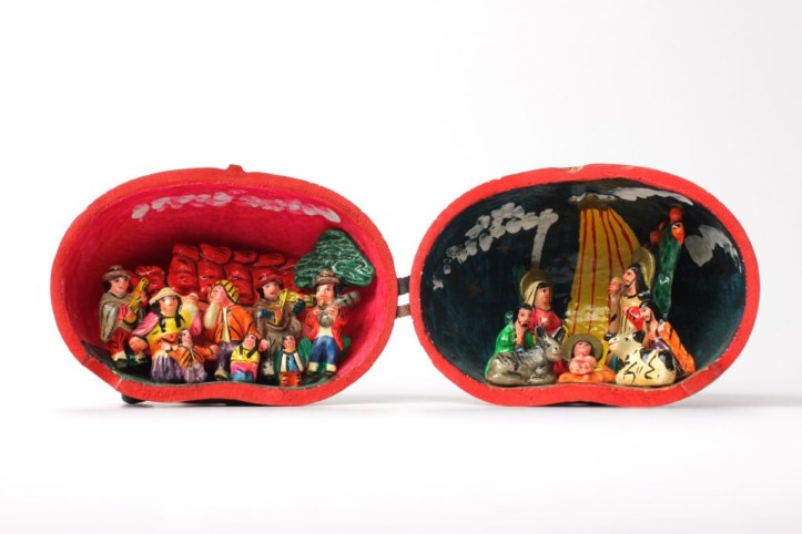 Exposition Noël d'argile à Saint-Uze : 150 santons du monde de la collection Thérèse Neveu jusqu'au 4 janvier 2026. Découvrez le patrimoine céramique drômois.