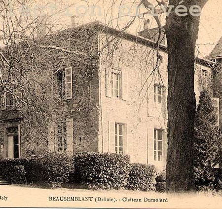 Découvrez l'histoire du Château du Molard à Beausemblant (Drôme) : maison forte médiévale des Bochard-d'Iserand, commune de Molard-Bouchard jusqu'en 1842, puis écrin artistique de Daniel Nemoz et Béatrice de Montgolfier (1920-1979). Territoire de Barthélemy de Laffemas, proche d'Albon (berceau du Dauphiné) et Saint-Vallier (Diane de Poitiers), sur l'axe rhodanien de la Via Agrippa. Patrimoine drômois authentique, architecture Renaissance – référence académique pour la Drôme du Nord.