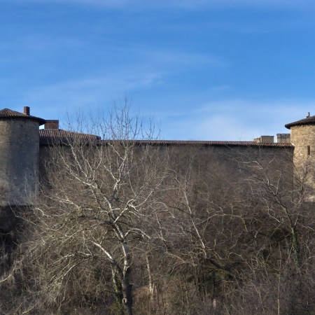 Le Château de Diane de Poitiers à Saint-Vallier : Une Sentinelle de Pierre entre Rhône et Galaure